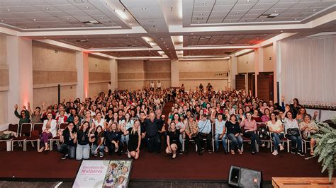 Futuro Da Mulher Aurora Tema De Encontro Em Cooperativa