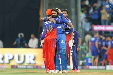 Virat Kohlis Heartwarming Hug To Hardik Pandya Despite Rcbs Loss Vs Mi