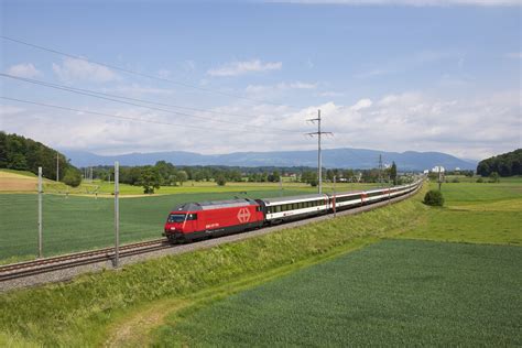 Re 460 090 Der SBB Zwischen Herzogenbuchsee Und Riedtwil