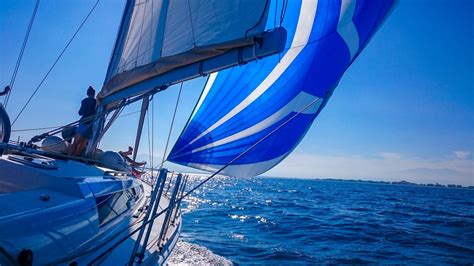 Parts Of A Sail Explained Illustrated Beginners Guide Improve Sailing