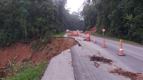 Bloqueios Parciais Ou Totais Permanecem Nas Rodovias De Santa Catarina