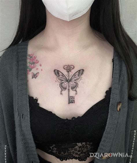 Tatua Motyl Klucznik Autor Madzia Magdalena Dziarownia Pl