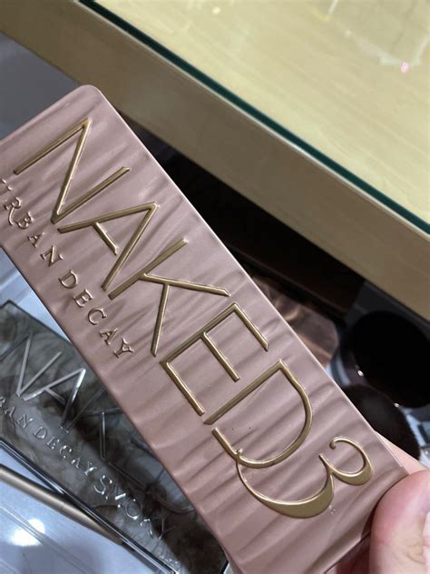 NAKED 3 URBAN DECAY Eyeshadow Palette Kesehatan Kecantikan Rias