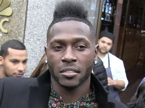 Antonio Brown Accused Of Battery And Burglary Cops Working On Arrest