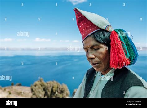 Quechua Weaver Hi Res Stock Photography And Images Alamy