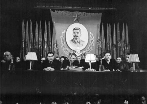 Краткая биография Леонида Ильича Брежнева в фотографиях / Назад в СССР ...