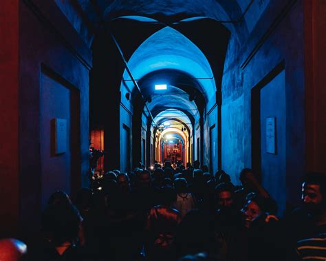 Cesare Cremonini Illumina Il Portico Della Basilica Di San Luca A Bologna