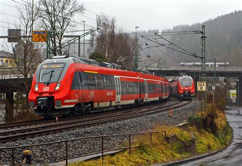 Zugbegegnung Im Regen Es Gibt Wohl Nur Ein Nasses Weihnachten Der RE