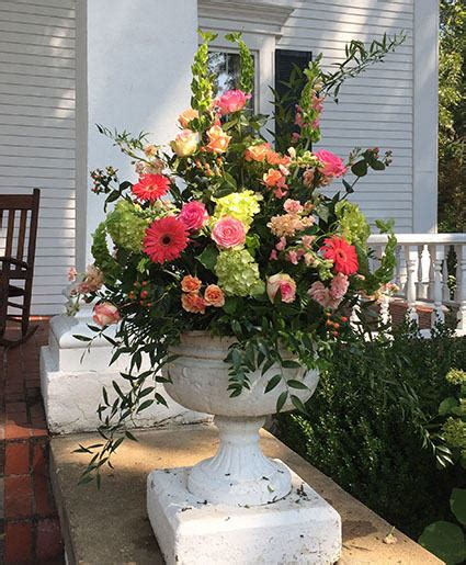 Kiss Of Daylight Centerpiece In Aberdeen Sd The Boston Fern