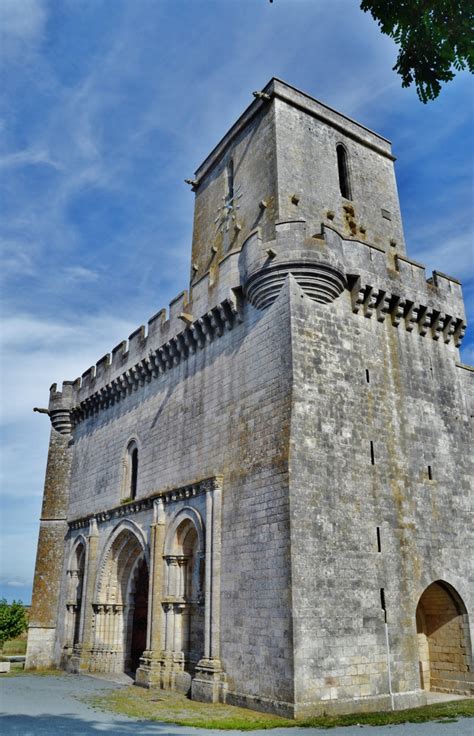 Photo à Esnandes 17137 église Saint Martin Esnandes 217759