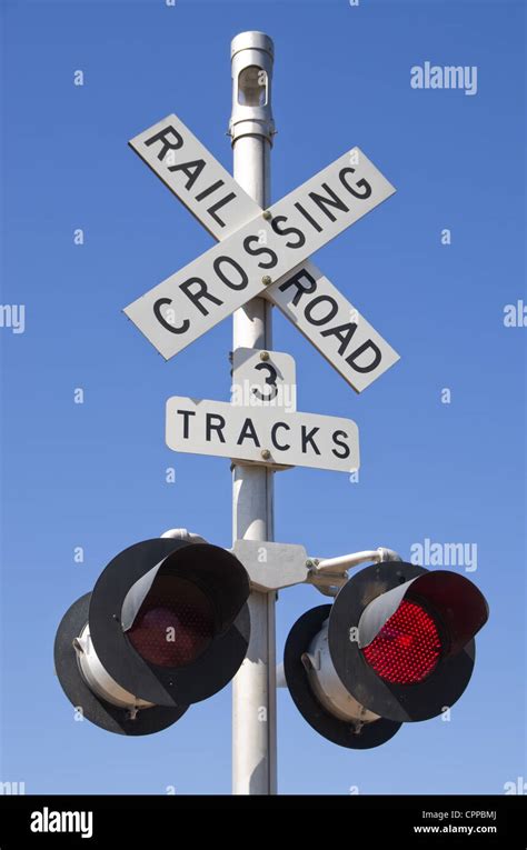 Railroad Crossing Sign Hi Res Stock Photography And Images Alamy