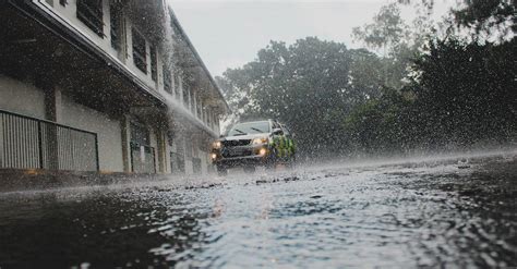 Car Driving in Rain · Free Stock Photo