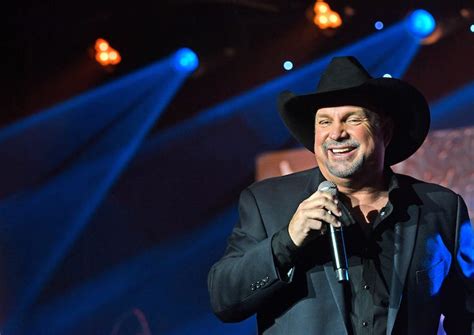 Garth Brooks Drive In Concert Coming To Phoenix And Tucson The Upper