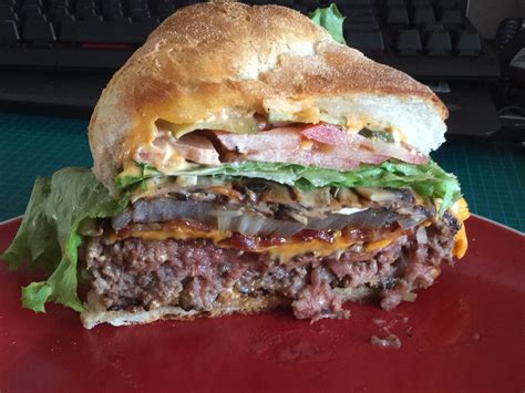 Homemade One Pound Burger : r/burgers