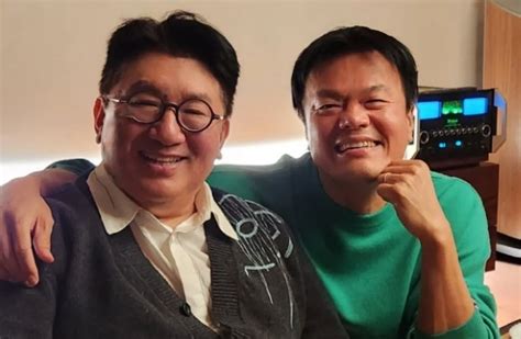 Bang Si Hyuk Posts A Friendly Photo Of Him J Y Park Smiling Brightly