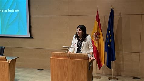 La Secretaria De Estado De Turismo Rosana Morillo Presenta El Manual