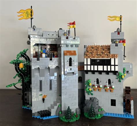 Lion Knights’ Castle Review (10305) - Casa De Bricks