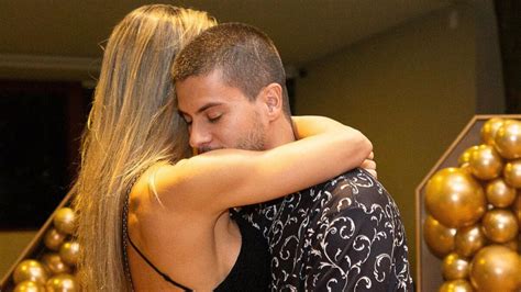 Foto Maíra Cardi E Arthur Aguiar Ficaram Juntos Por Cinco Anos