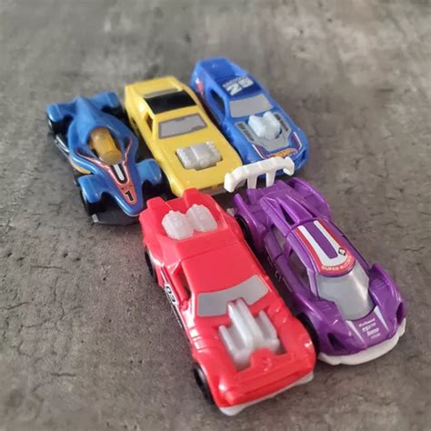 Huevo Kinder Sorpresa Hot Wheels 5 Vehículos A Escala 2024 MercadoLibre