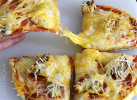 Easy 15-Minute Pita Bread Pizza Recipe - The Crafty Blog Stalker