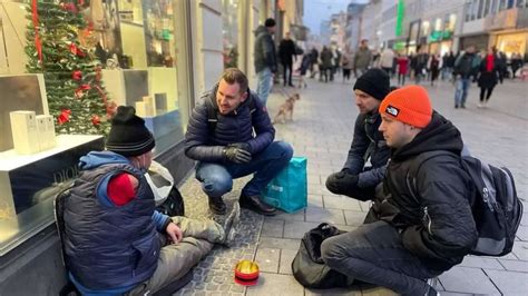 Kassel Ehrenamtlicher hilft Obdachlosen in der Eiseskälte