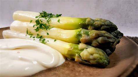 Asperges Sauce Mousseline