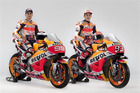 Márquez y Lorenzo presumen de sus Honda RC213V