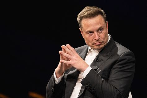 イーロン・マスク氏の資産、28兆円減少－テスラ株の大幅下落で Bloomberg