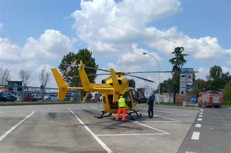 Incidente A14 Ravenna Auto Si Schianta Nell Area Di Servizio Santerno