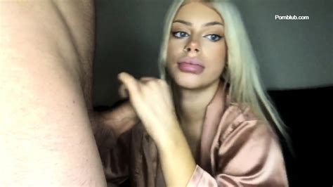 Amateur Blowjob Mit Dicken Schlaubootlippen