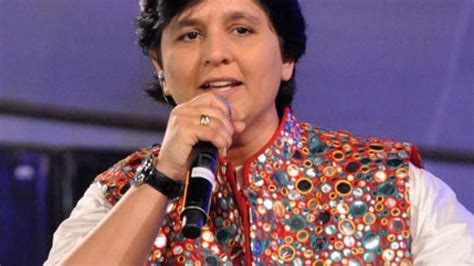 Happy Navratri Garba Dandiya Raas With These Falguni Pathak