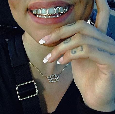 Taytumforu Gold Teeth Grillz Girl Grillz Grillz