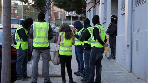 Detingut Un Matrimoni I Dos Fills Bessons De 16 Anys A Badalona Per La