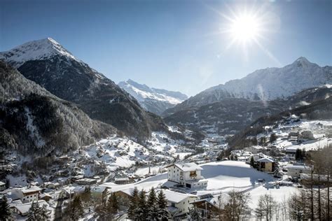 Real-time information on currently open lifts in Sölden