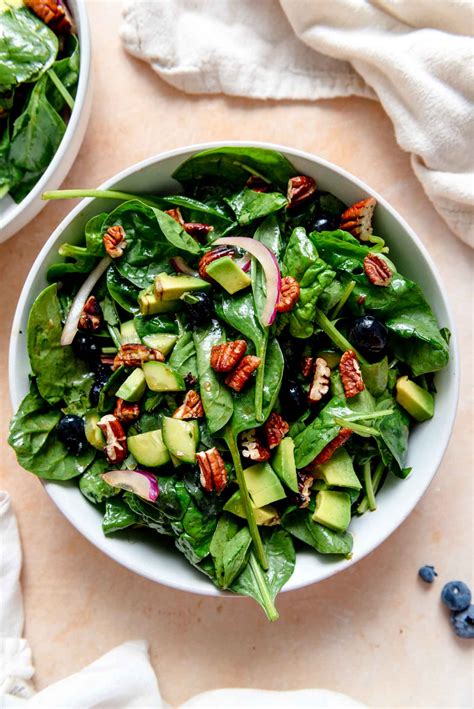 Blueberry Spinach Salad With Pecans And Avocado