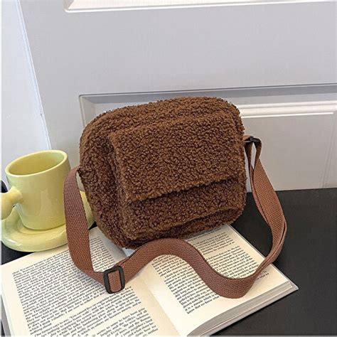 Masoffy Haki Kore Peluş Kumaş Kadın Omuz Crossbody Çanta Fiyatı