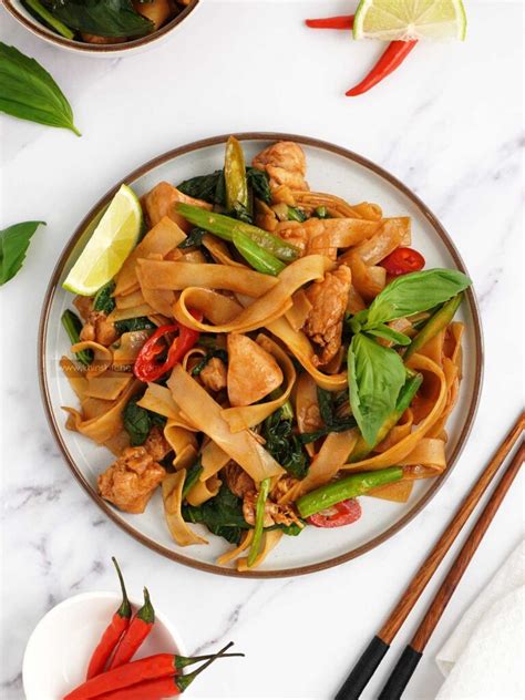 Drunken Noodles Pad Kee Mao Khins Kitchen