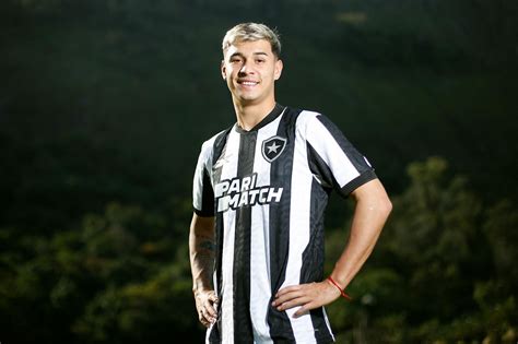 Botafogo Anuncia Contrata O De Lateral Direito Mateo Ponte Ex Danubio