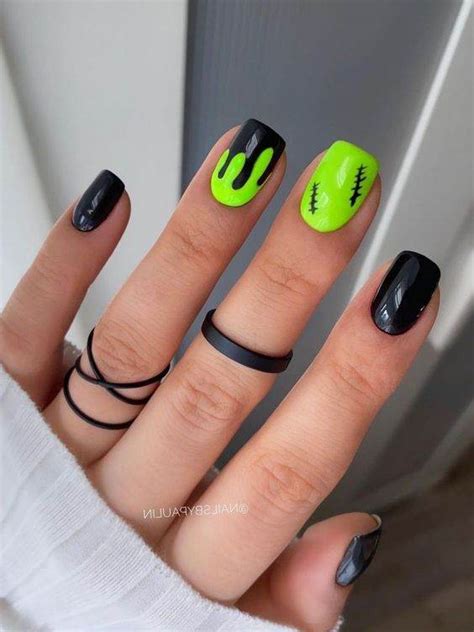 30 Simple Yet Pretty Short Halloween Nails For Spooky Season