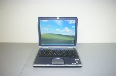 Hewlett Packard ZE 4900 Pavilion Notebook Laptop