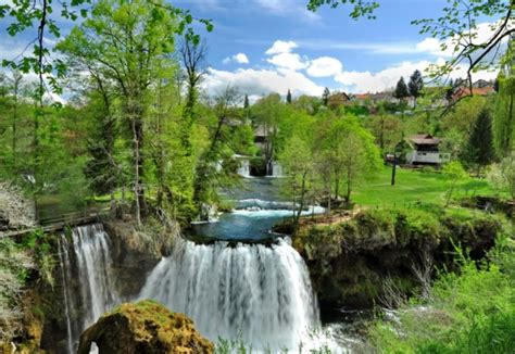 Zagreb To Split Private Transfer With Stop At Plitvice Lakes