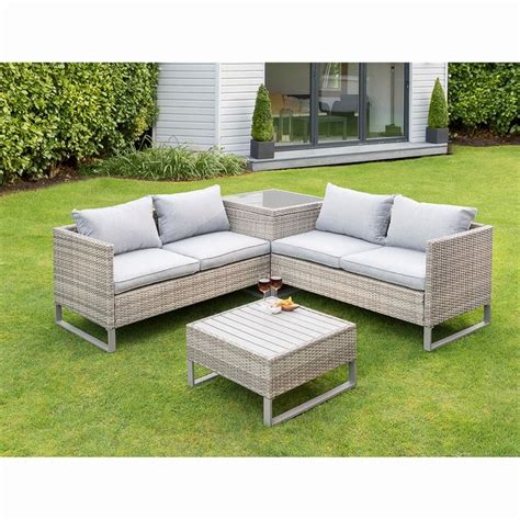 garden furniture     laura susan blog