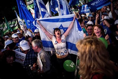 Anti Netanyahu Rally In Tel Aviv Draws Tens Of Thousands WSJ