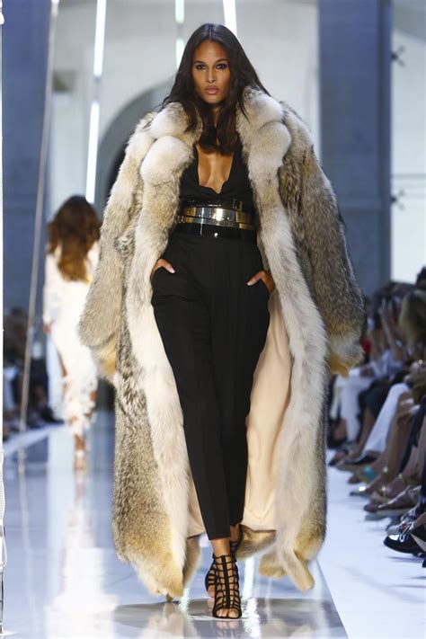 Fashion Frenzy: Photo