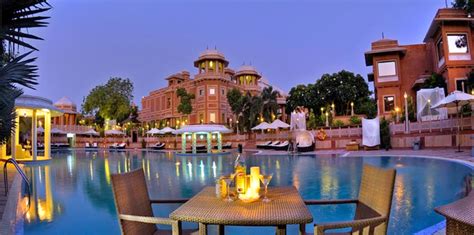 Top Hotels to Stay Near Taj Mahal Agra: Tour My India