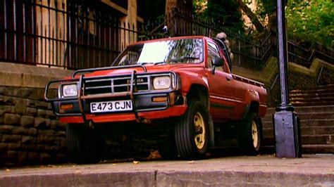 IMCDb.org: 1988 Toyota Hilux 2.4 TD 4x4 [LN65] in "Top Gear, 2002-2015"