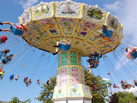 Wave Swing - Adventureland Amusement Park Long Island New York