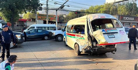 Choca Combi Con Tráiler En Avenida López Portillo Coacalco Pasajeros