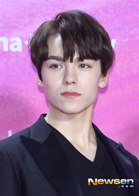 세븐틴 버논 버카프리오의 위엄서울가요대상 포토엔hd 손에 잡히는 뉴스 눈에 보이는 뉴스 뉴스엔