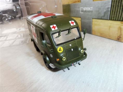 V Hicule Militaire Ambulance Croix Rouge Renault R Direkt